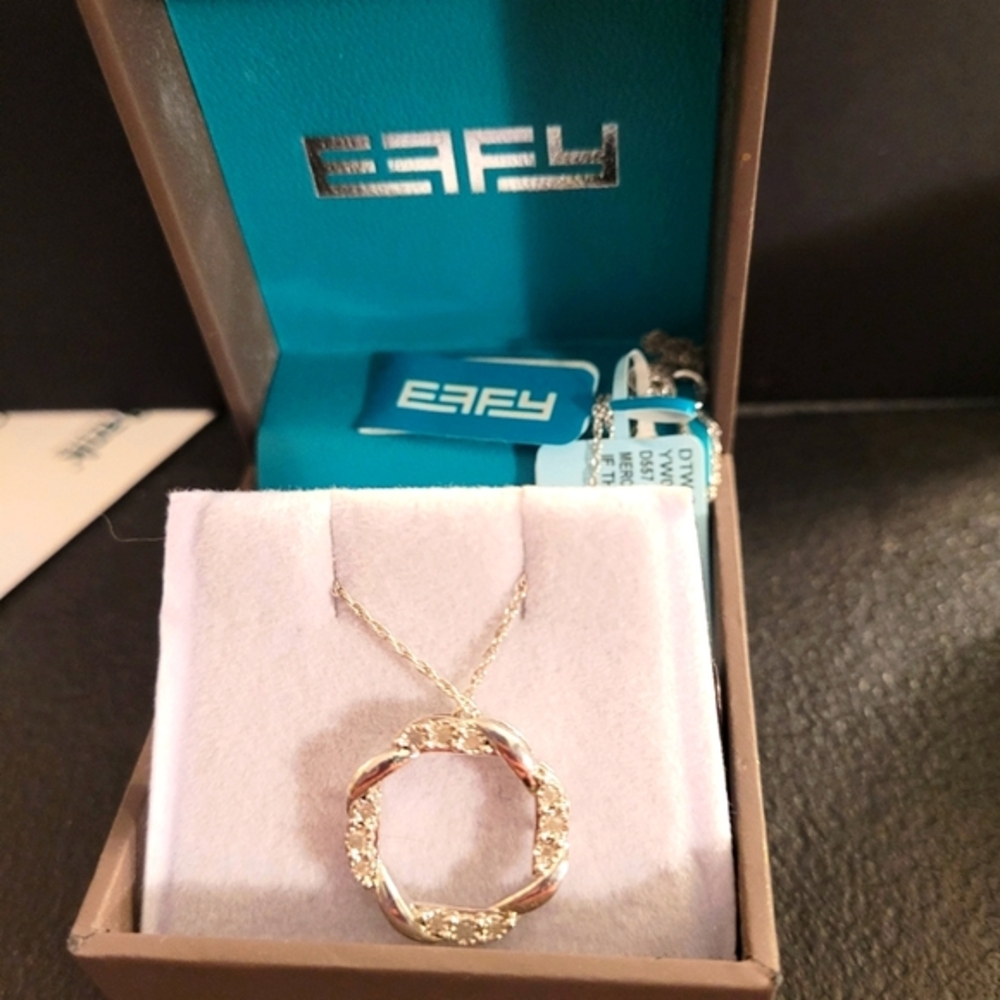 Effy Diamond pendant necklace NWT